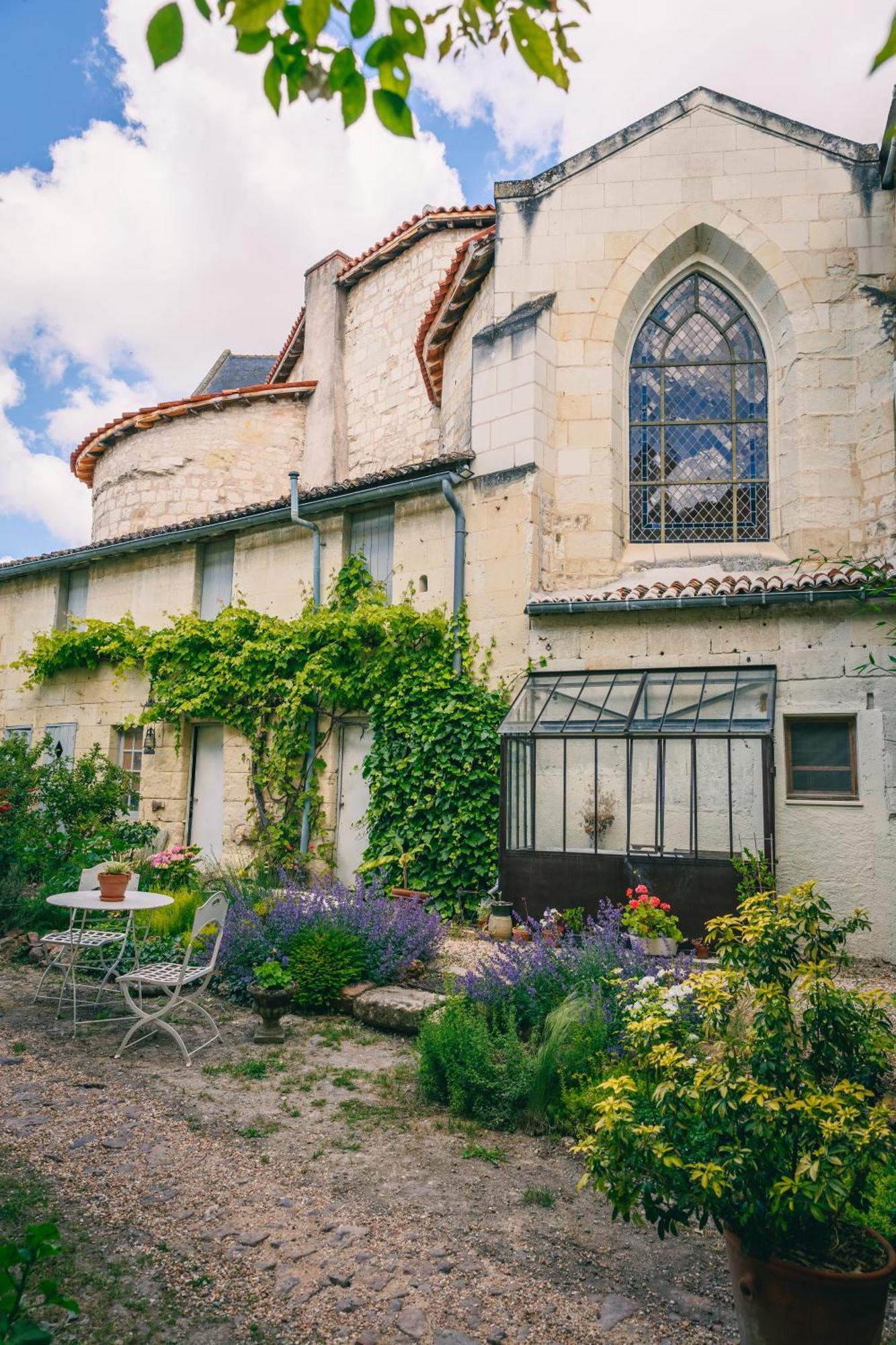Le Prieure Sainte Croix Hotel Loudun Exterior photo